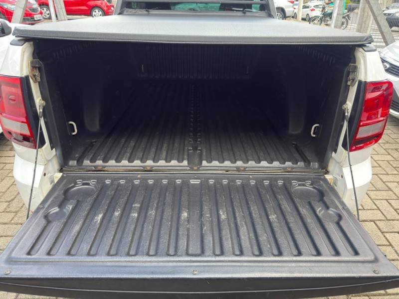 VOLKSWAGEN - SAVEIRO - 2019/2020 - Branca - R$ 63.000,00