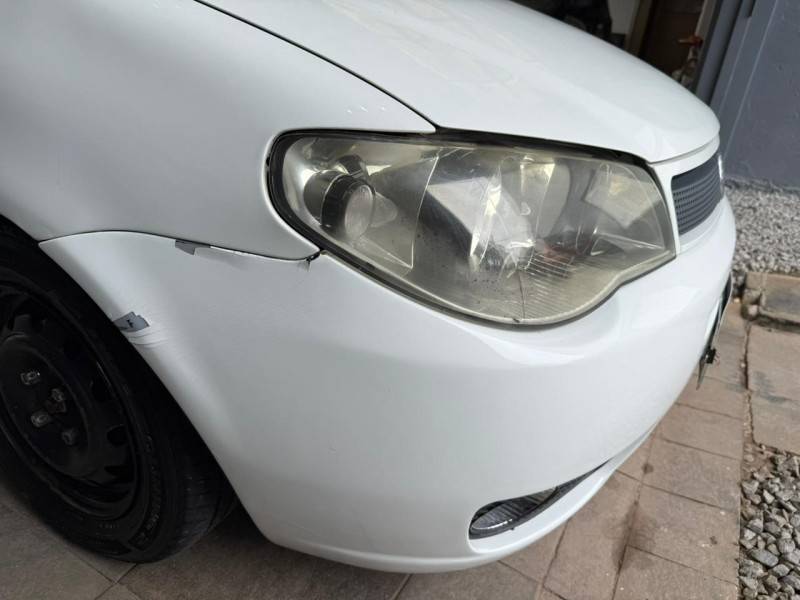 FIAT - PALIO - 2005/2006 - Branca - R$ 19.900,00