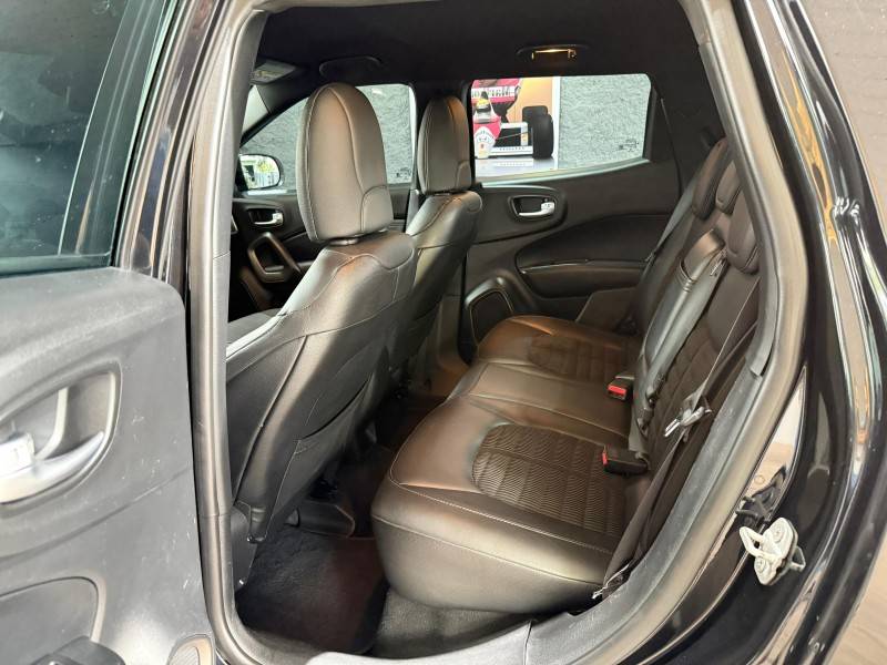 FIAT - TORO - 2017/2018 - Preta - R$ 92.800,00