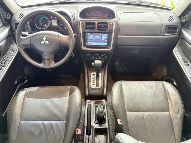 MITSUBISHI - PAJERO TR4 - 2010/2010 - Prata - R$ 59.900,00