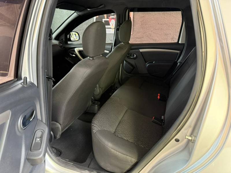 RENAULT - DUSTER - 2015/2016 - Prata - R$ 61.000,00
