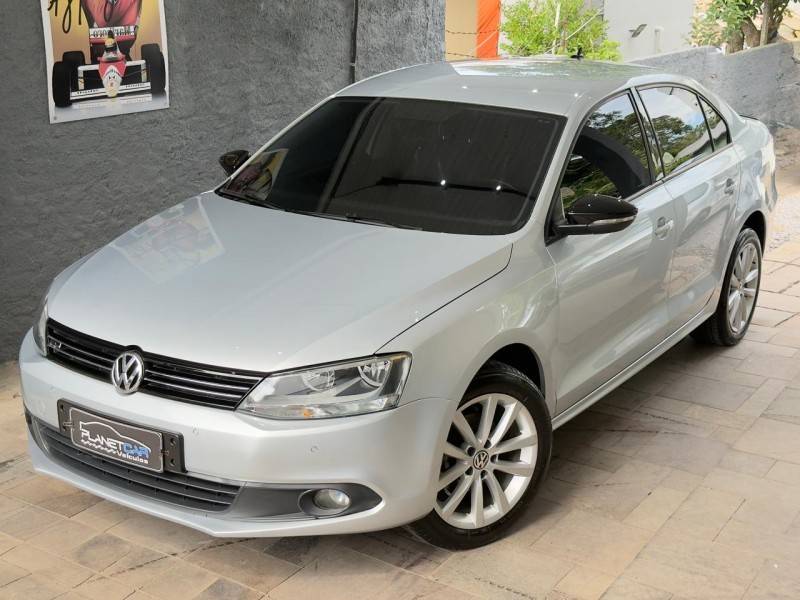VOLKSWAGEN - JETTA - 2011/2012 - Prata - R$ 59.900,00