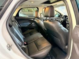 FORD - FOCUS - 2014/2015 - Branca - R$ 62.000,00