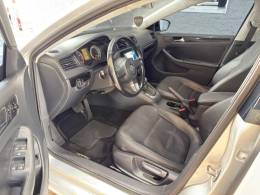 VOLKSWAGEN - JETTA - 2011/2012 - Prata - R$ 59.900,00